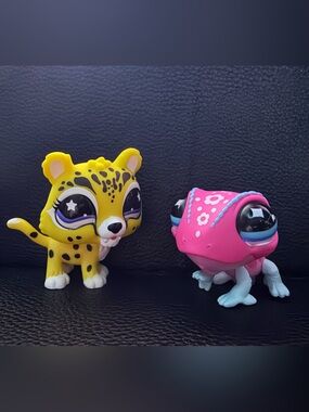 Littlest Pet Shop Yellow Leopard & Pink Frog Collectible Pair
